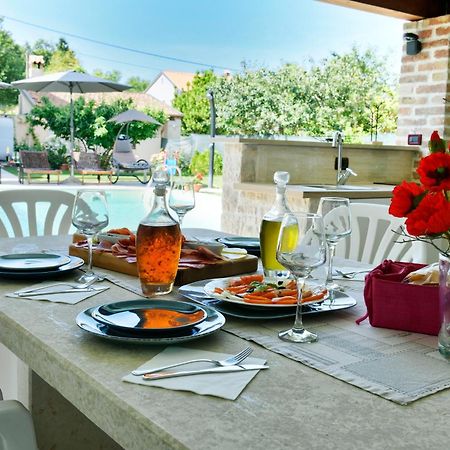 Villa Aromatica Vizinada Ngoại thất bức ảnh