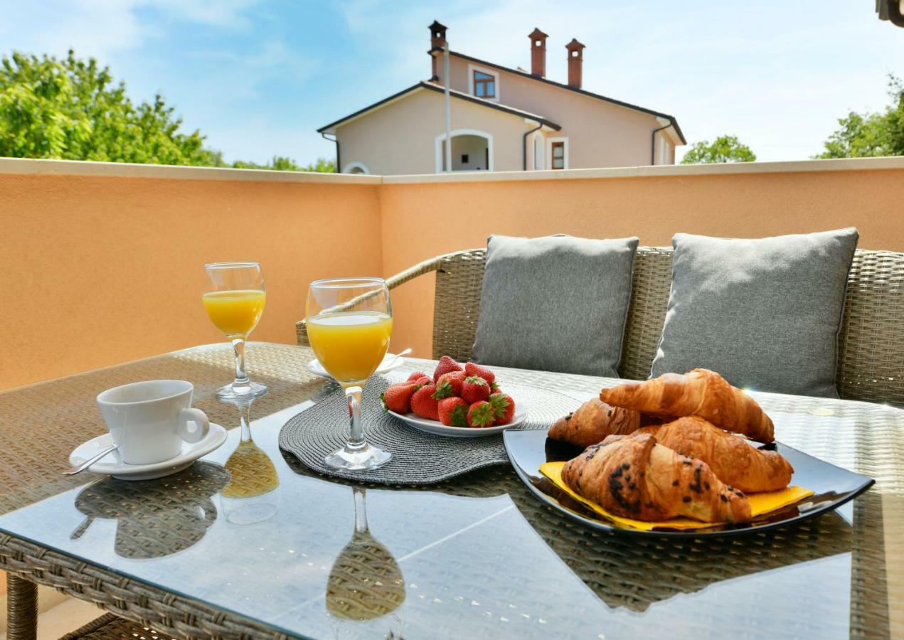 Villa Aromatica Vizinada Ngoại thất bức ảnh