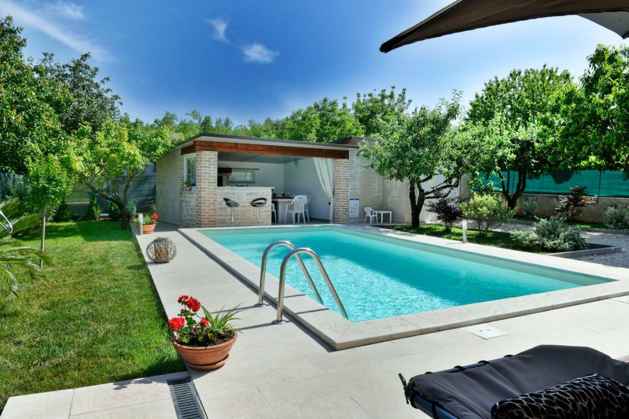 Villa Aromatica Vizinada Ngoại thất bức ảnh