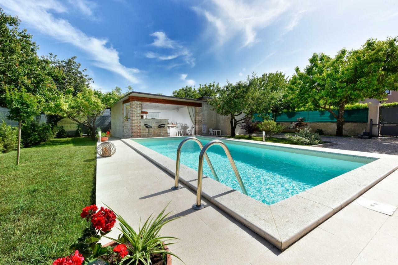 Villa Aromatica Vizinada Ngoại thất bức ảnh