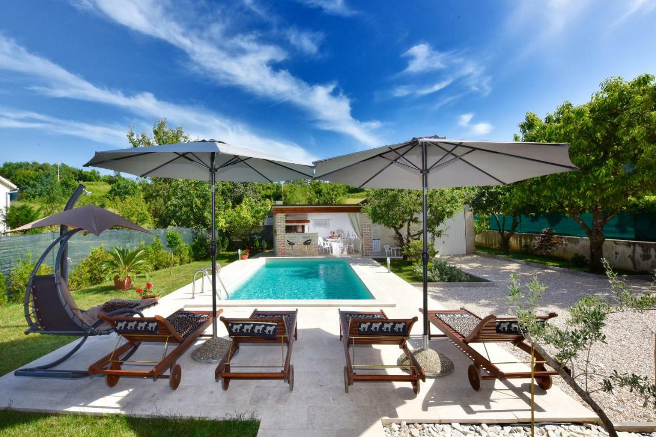Villa Aromatica Vizinada Ngoại thất bức ảnh