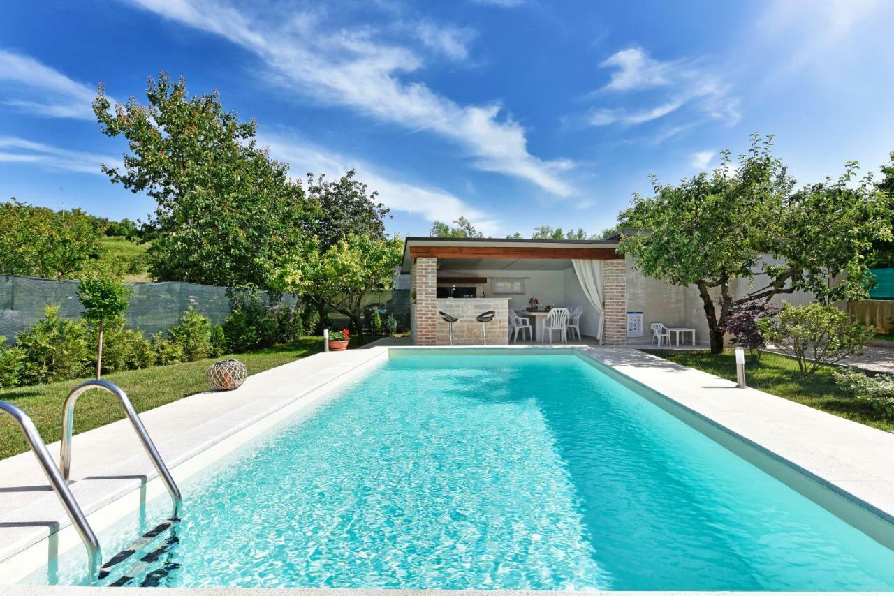 Villa Aromatica Vizinada Ngoại thất bức ảnh
